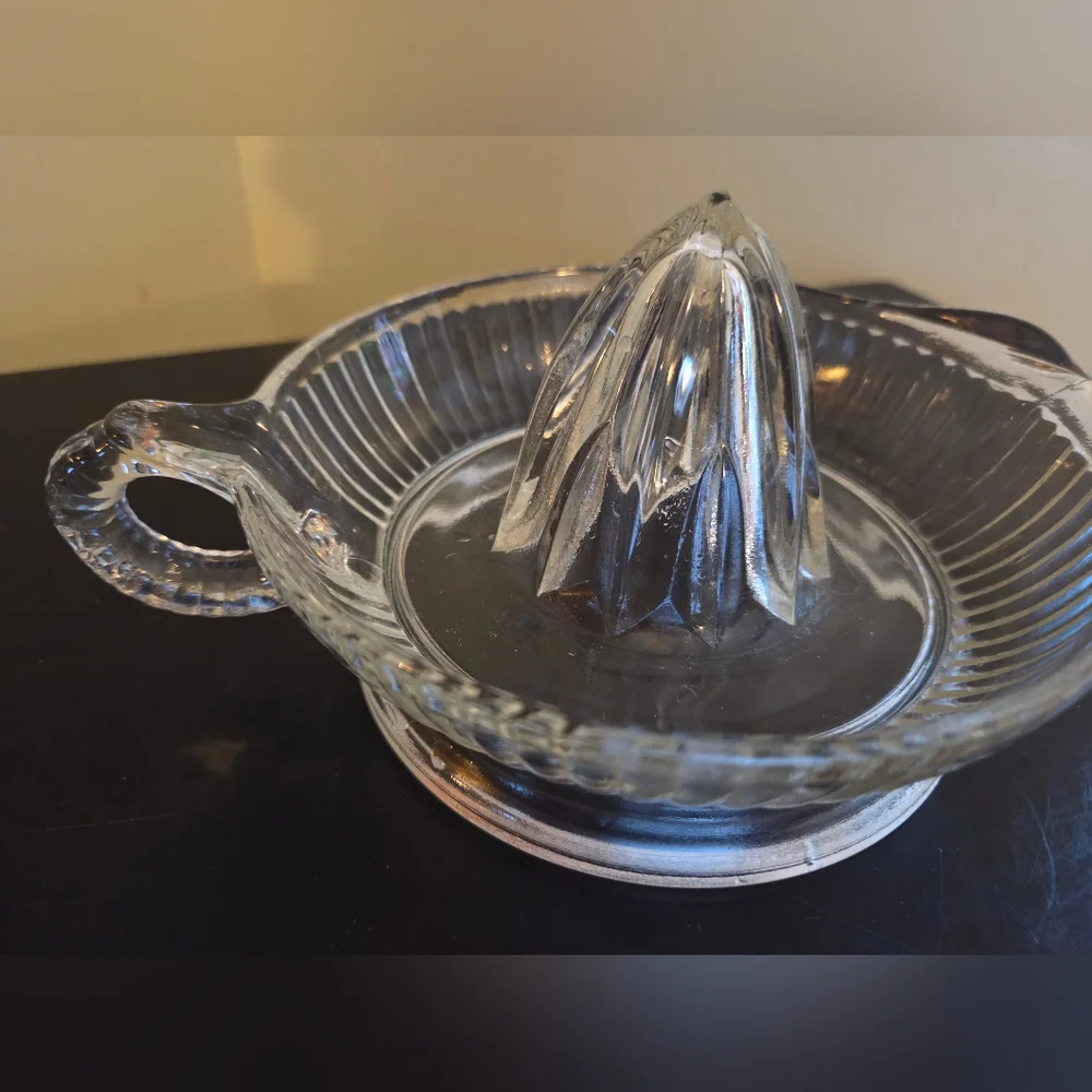 Vintage Clear Glass Citrus Juicer Reamer Ribbed 6